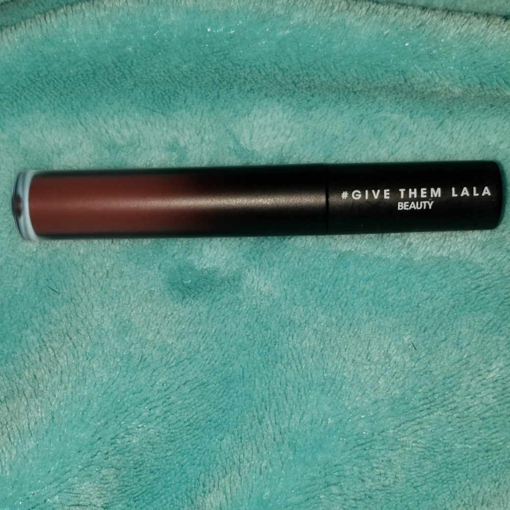Give them lala lipgloss